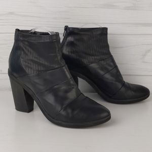 Coclico Black Leather Ankle Boots Wooden Heels